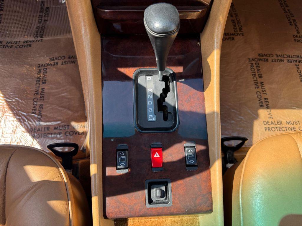 used 1988 Mercedes-Benz 560 car