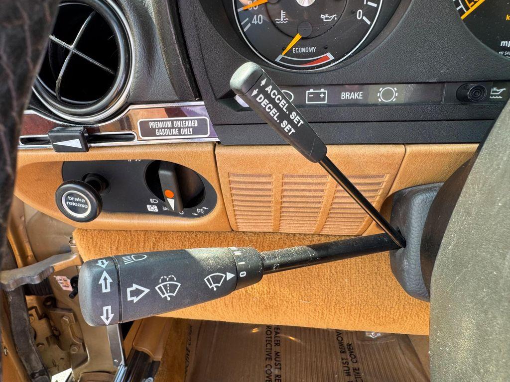 used 1988 Mercedes-Benz 560 car