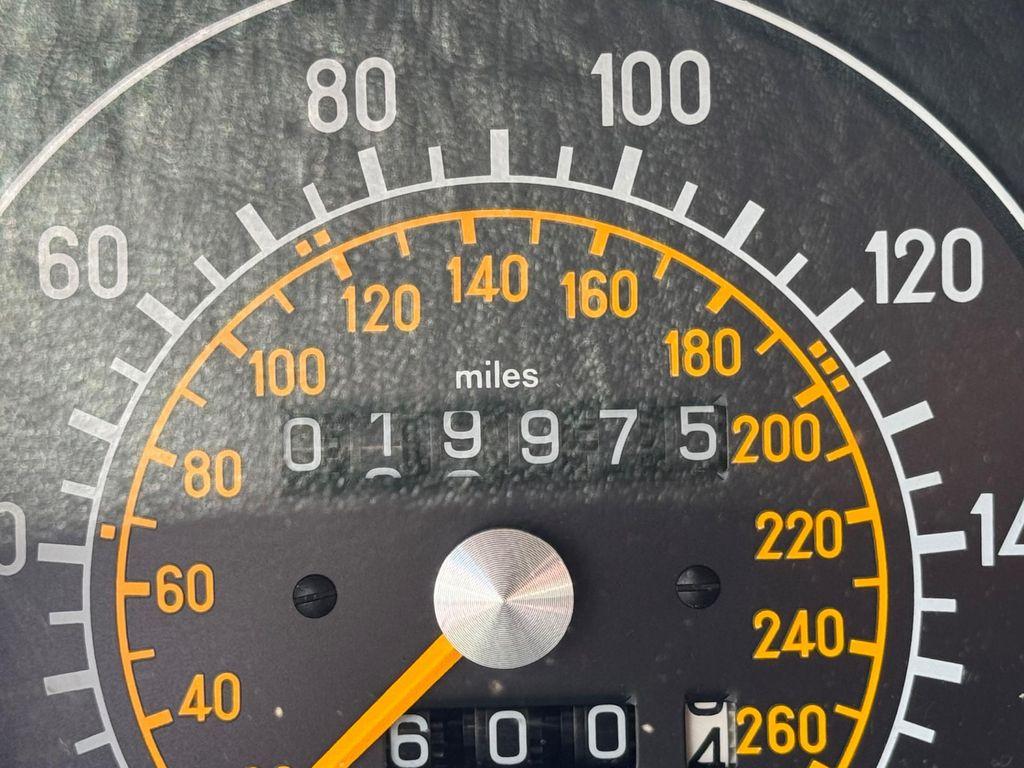 used 1988 Mercedes-Benz 560 car