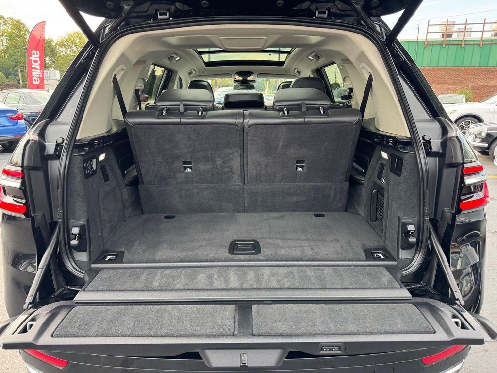 used 2023 BMW X7 car