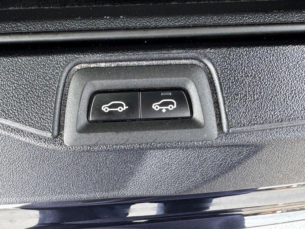 used 2023 BMW X7 car