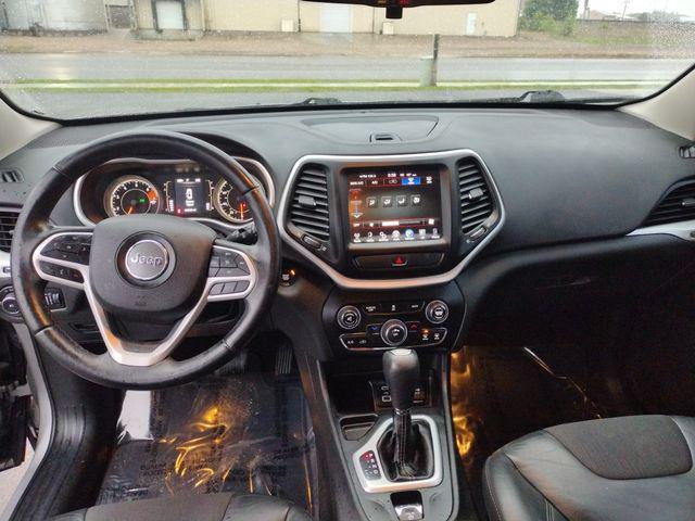 used 2018 Jeep Cherokee car, priced at $13,767
