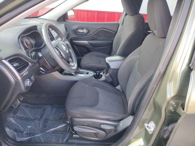 used 2020 Jeep Cherokee car, priced at $16,325