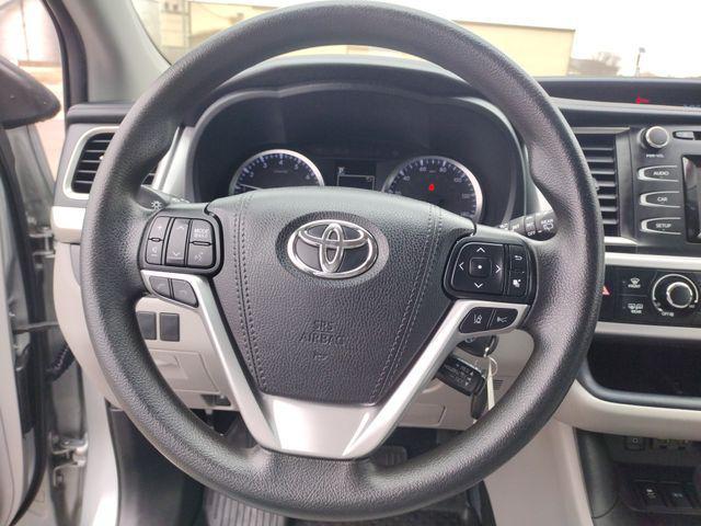 used 2019 Toyota Highlander car, priced at $25,357