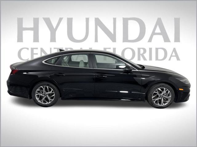 new 2025 Hyundai Venue car, priced at $24,620