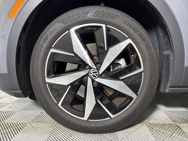 used 2023 Volkswagen ID.4 car, priced at $25,567