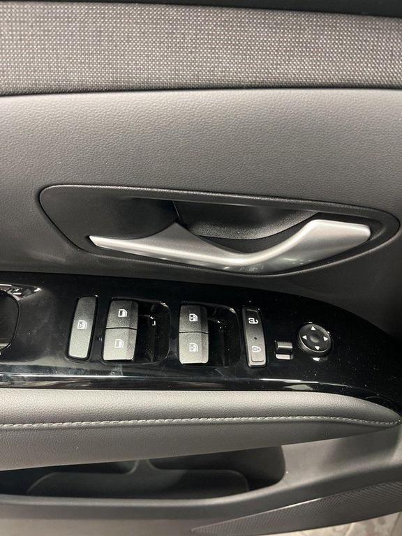 new 2024 Hyundai TUCSON Hybrid car, priced at $31,404