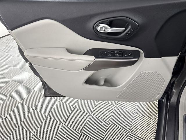 used 2019 Jeep Cherokee car, priced at $17,350