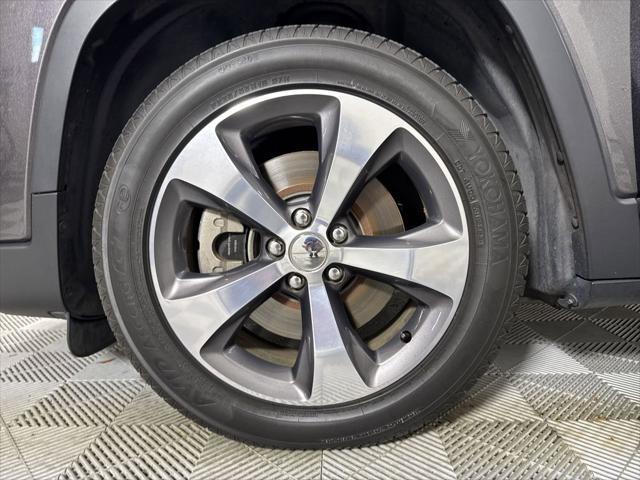 used 2019 Jeep Cherokee car, priced at $17,350