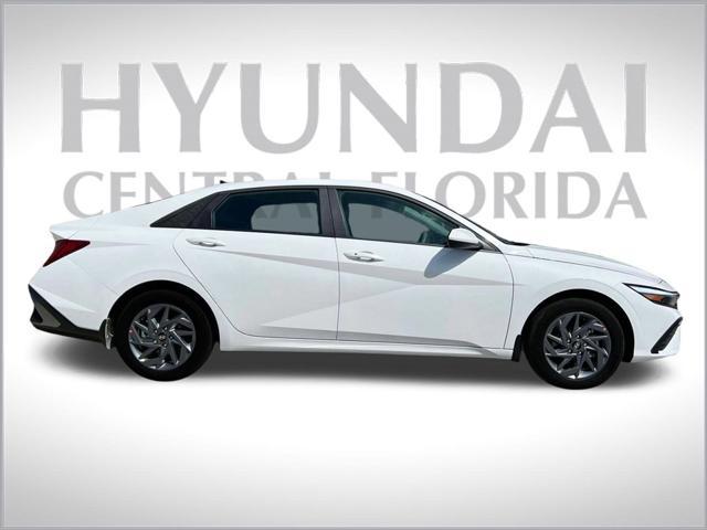 new 2025 Hyundai Elantra HEV car, priced at $26,365