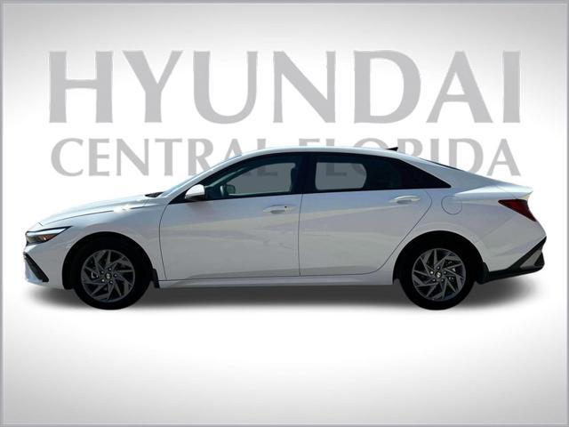 new 2025 Hyundai Elantra HEV car, priced at $26,365