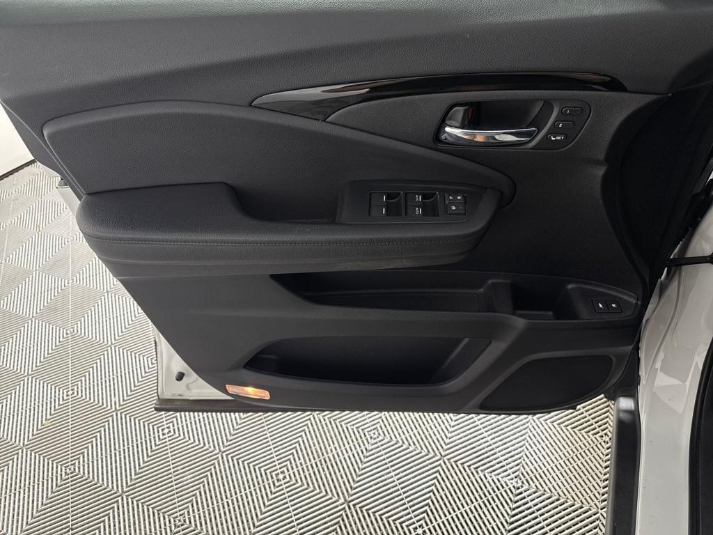 used 2021 Honda Pilot car, priced at $31,400