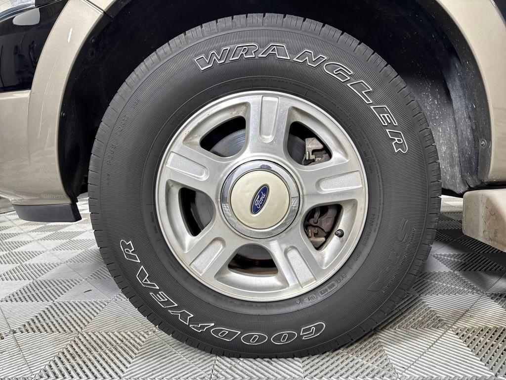 used 2003 Ford Expedition car, priced at $3,900