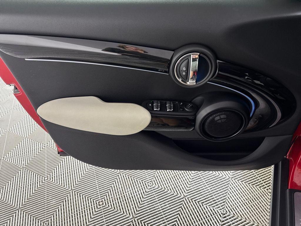 used 2024 MINI Hardtop car, priced at $26,900