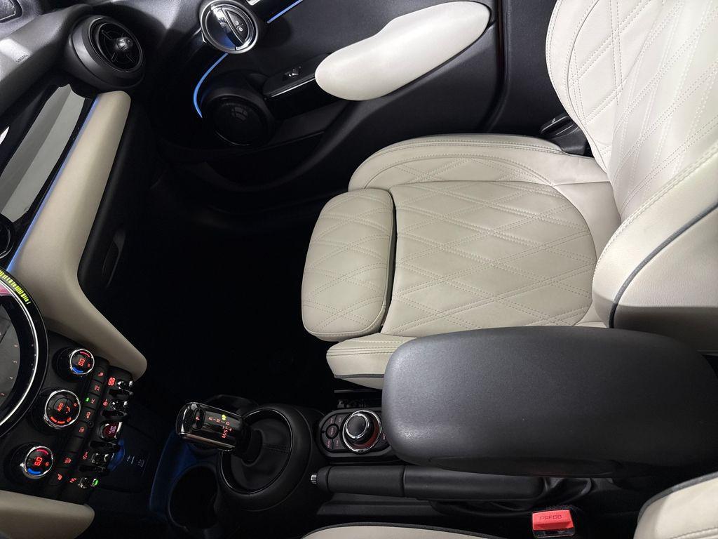 used 2024 MINI Hardtop car, priced at $26,900