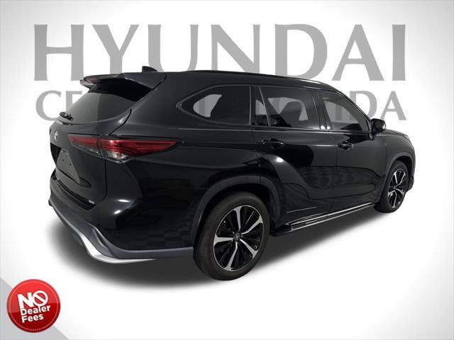 used 2021 Toyota Highlander car, priced at $28,500