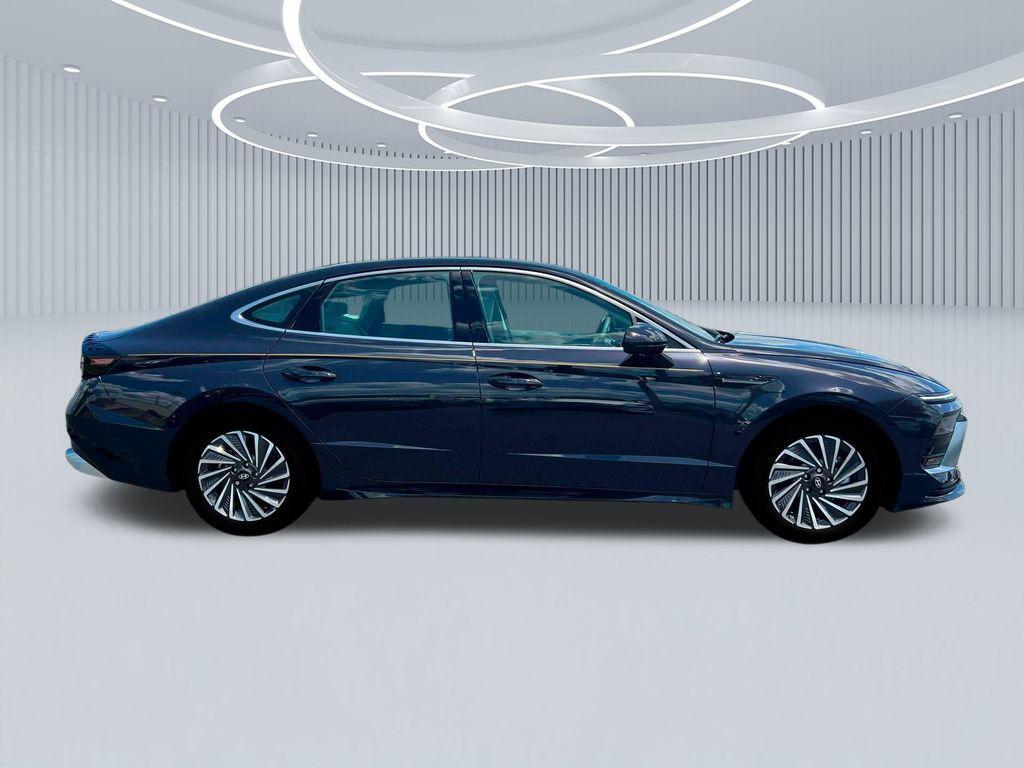 new 2025 Hyundai Sonata Hybrid car, priced at $29,315