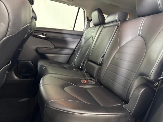 used 2021 Toyota Highlander Hybrid car, priced at $31,249