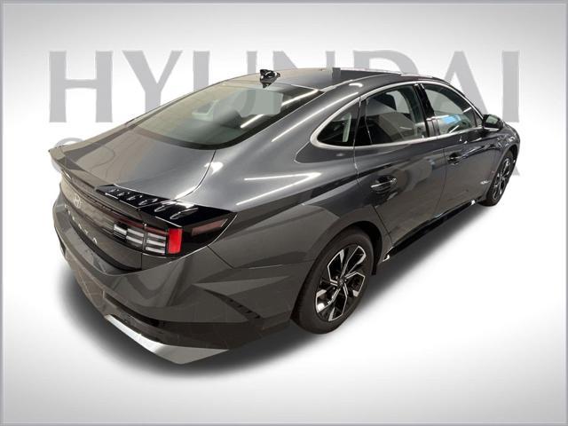 new 2024 Hyundai Sonata car, priced at $27,057