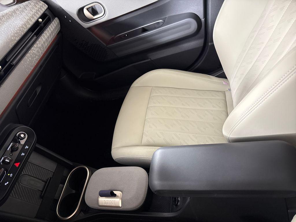 used 2025 MINI Hardtop car, priced at $29,999