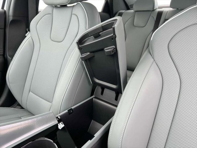 new 2025 Hyundai Elantra car, priced at $30,084