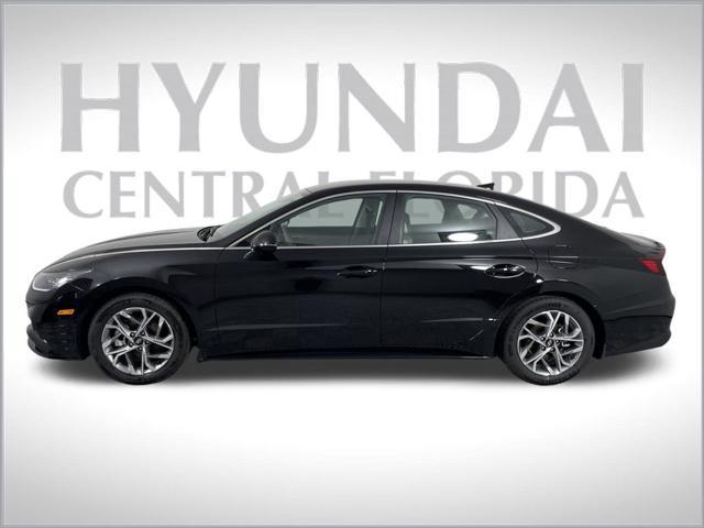 new 2025 Hyundai Venue car, priced at $24,677
