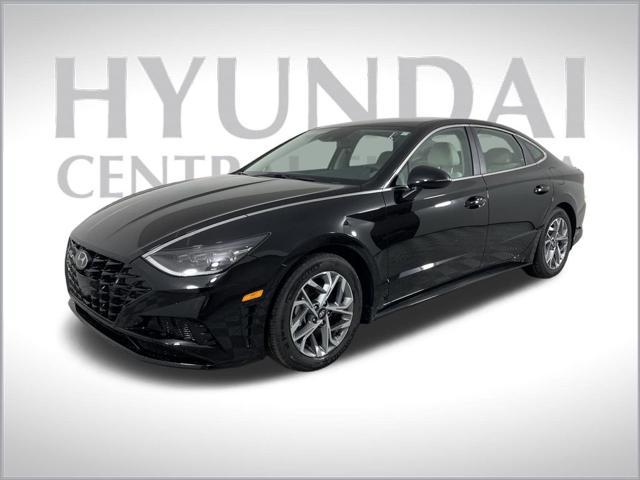 new 2025 Hyundai Venue car, priced at $24,677