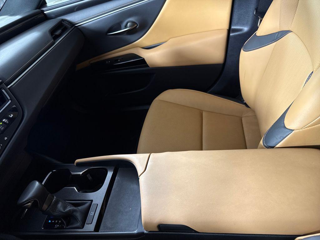 used 2023 Lexus ES 350 car, priced at $36,000