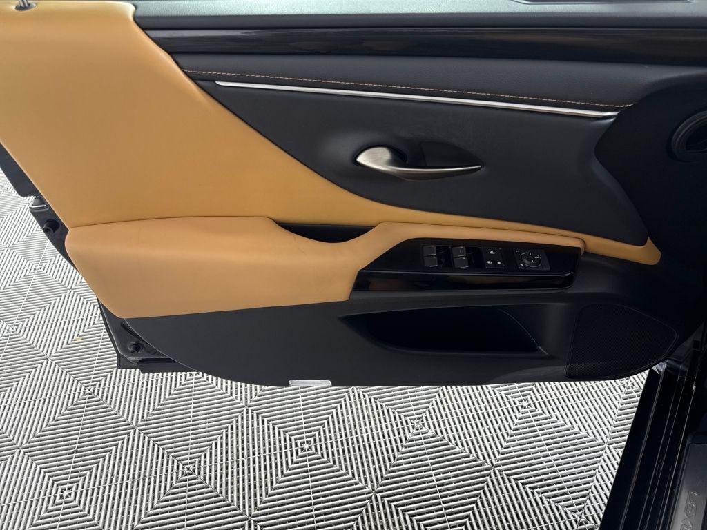 used 2023 Lexus ES 350 car, priced at $36,000