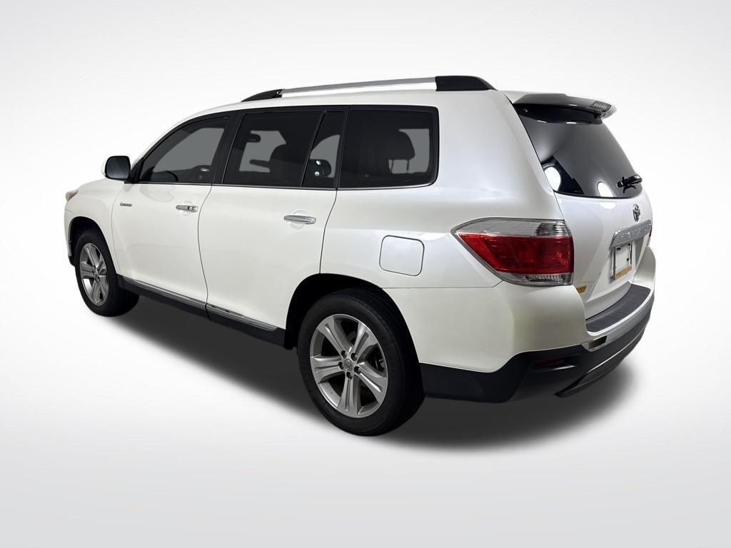 used 2013 Toyota Highlander car, priced at $16,250