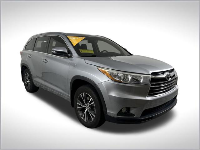 used 2016 Toyota Highlander car, priced at $22,750