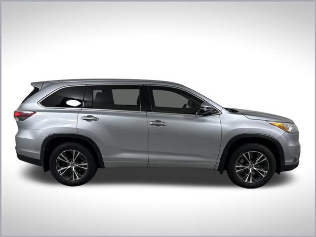 used 2016 Toyota Highlander car, priced at $22,750