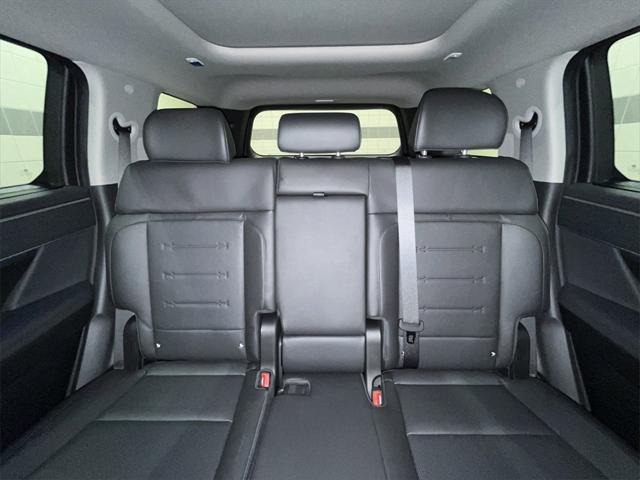 new 2024 Hyundai Santa Fe car, priced at $42,604