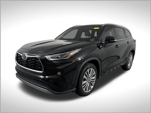 used 2022 Toyota Highlander car, priced at $38,250