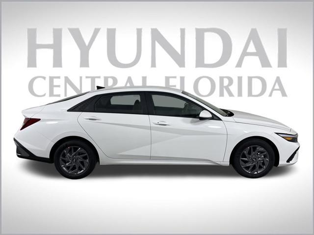 new 2024 Hyundai Elantra car, priced at $23,274