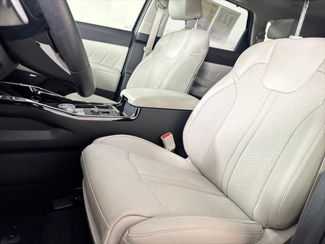 used 2023 Kia Sorento Plug-In Hybrid car, priced at $39,500