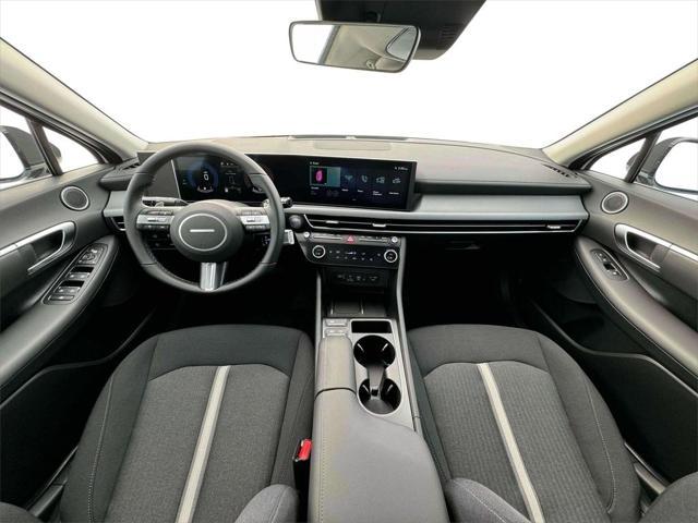 new 2025 Hyundai Sonata Hybrid car, priced at $31,878