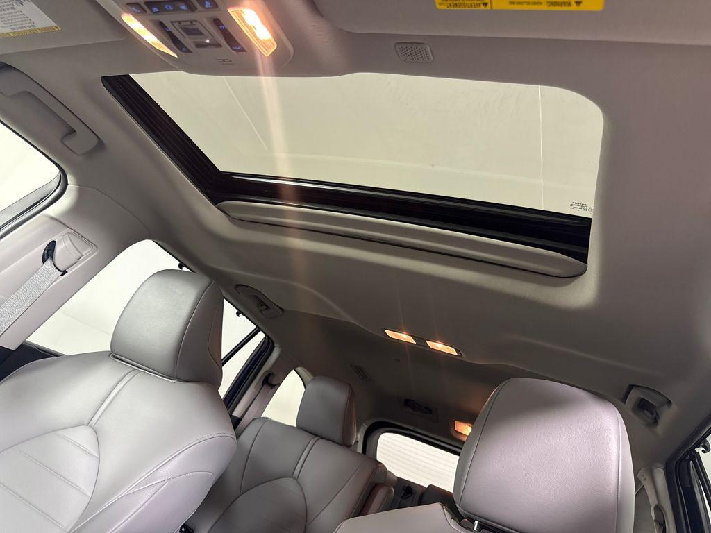 used 2021 Toyota Highlander car, priced at $28,000
