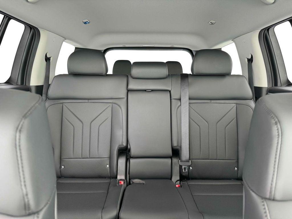 new 2025 Hyundai Santa Fe car, priced at $40,186