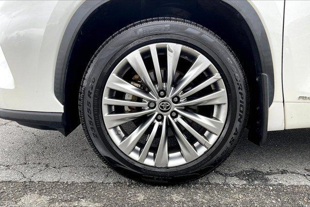 used 2021 Toyota Highlander Hybrid car, priced at $35,695