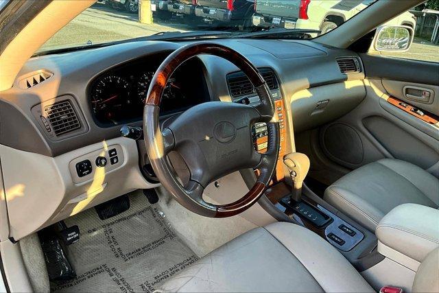 used 2001 Lexus ES 300 car, priced at $6,495