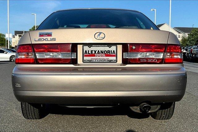 used 2001 Lexus ES 300 car, priced at $6,495