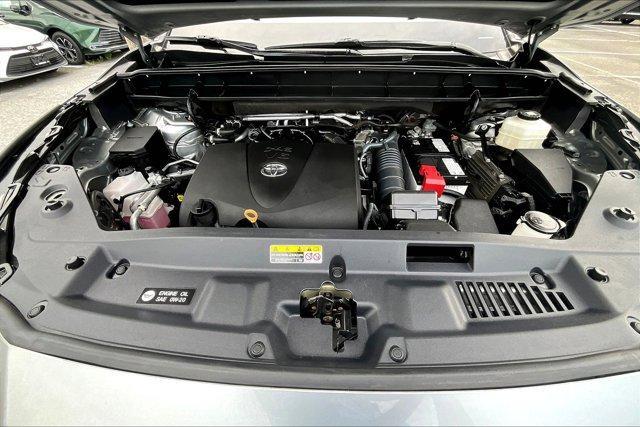 used 2022 Toyota Highlander car, priced at $30,695
