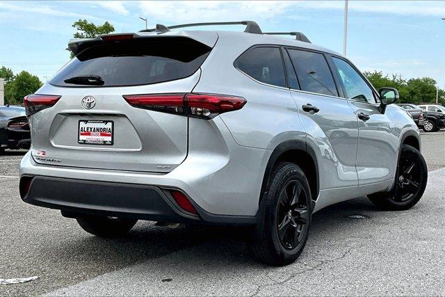 used 2022 Toyota Highlander car, priced at $30,695