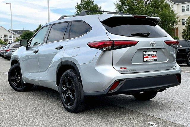 used 2022 Toyota Highlander car, priced at $30,695
