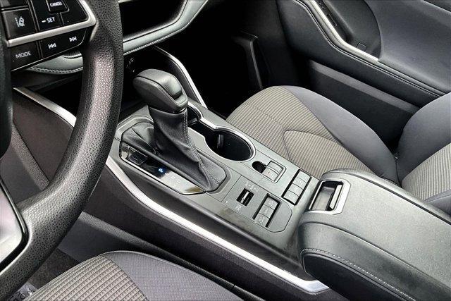 used 2022 Toyota Highlander car, priced at $30,695