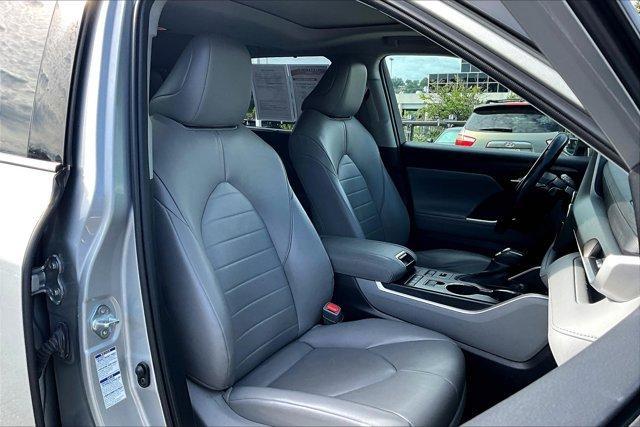 used 2021 Toyota Highlander car, priced at $30,995