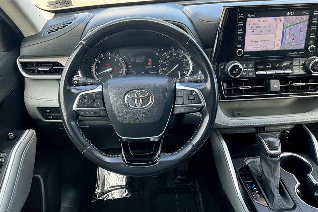 used 2021 Toyota Highlander car, priced at $30,995