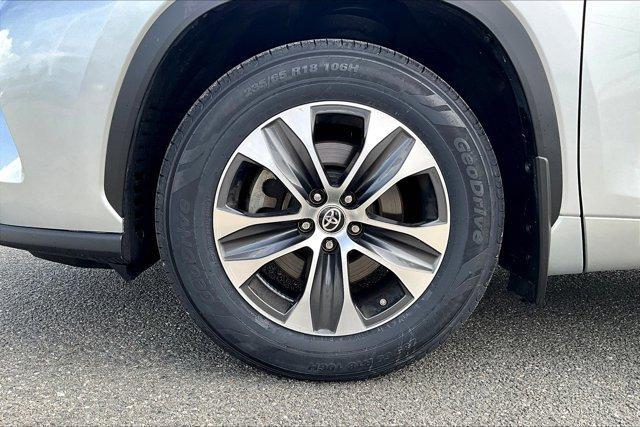 used 2021 Toyota Highlander car, priced at $30,995