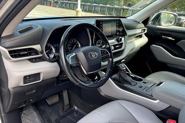 used 2021 Toyota Highlander car, priced at $30,995